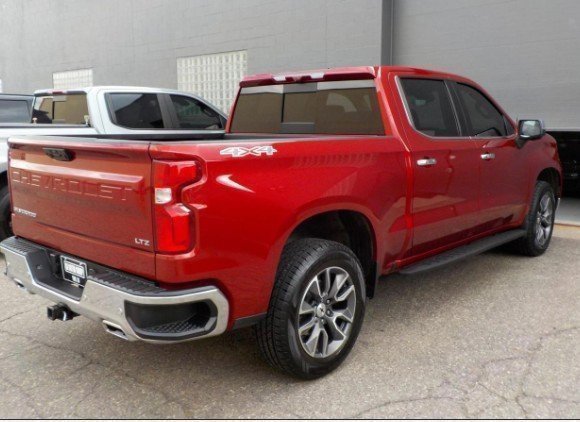 2023 Chevrolet Silverado 1500 LTZ photo 2
