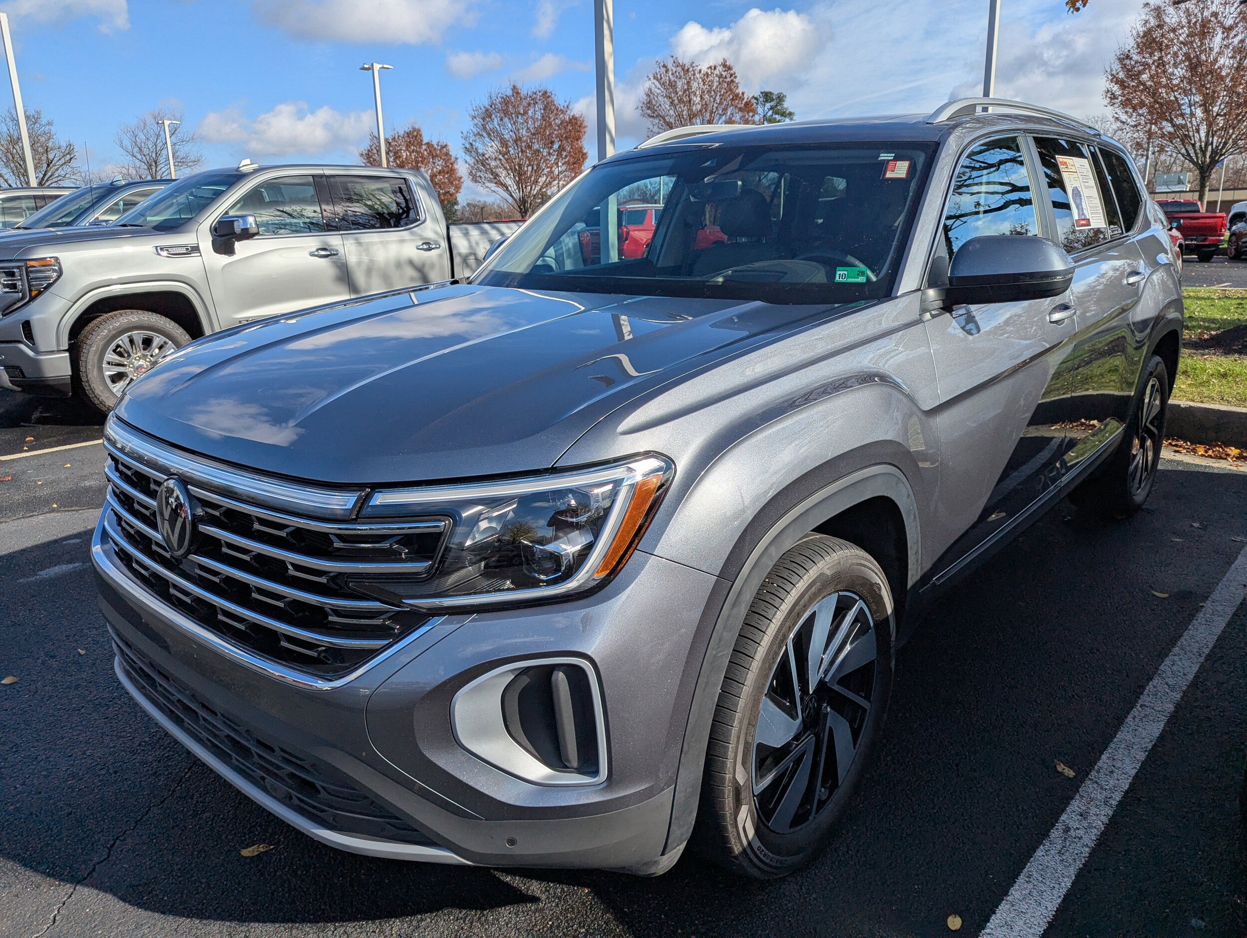 2024 Volkswagen Atlas SEL photo 3