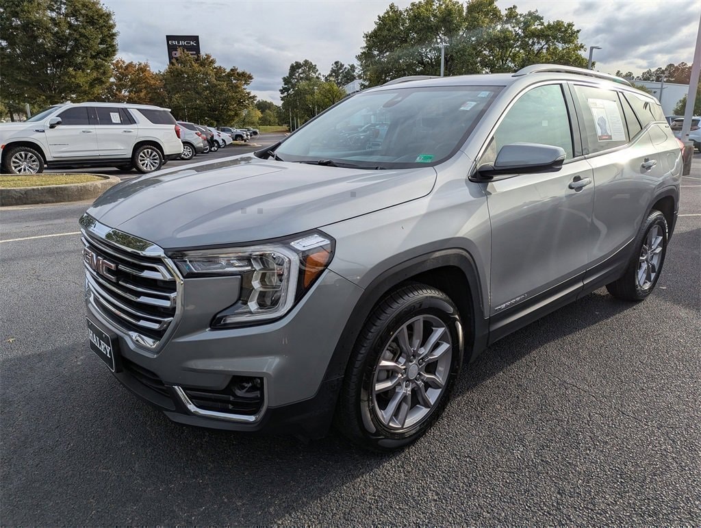 Used 2024 GMC Terrain SLT SUV