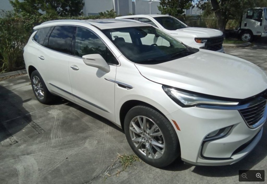 Used 2023 Buick Enclave Essence SUV