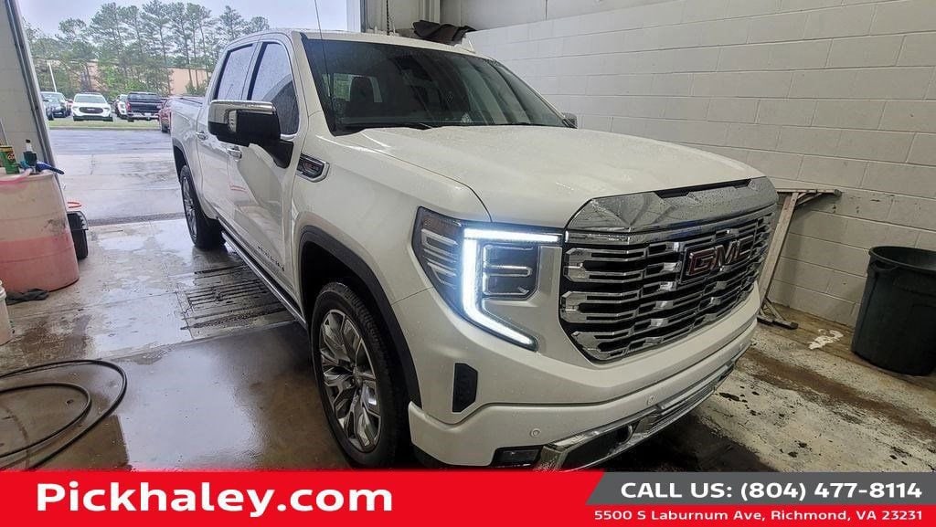 2023 GMC Sierra 4WD Crew Cab Short Box Denali's photo