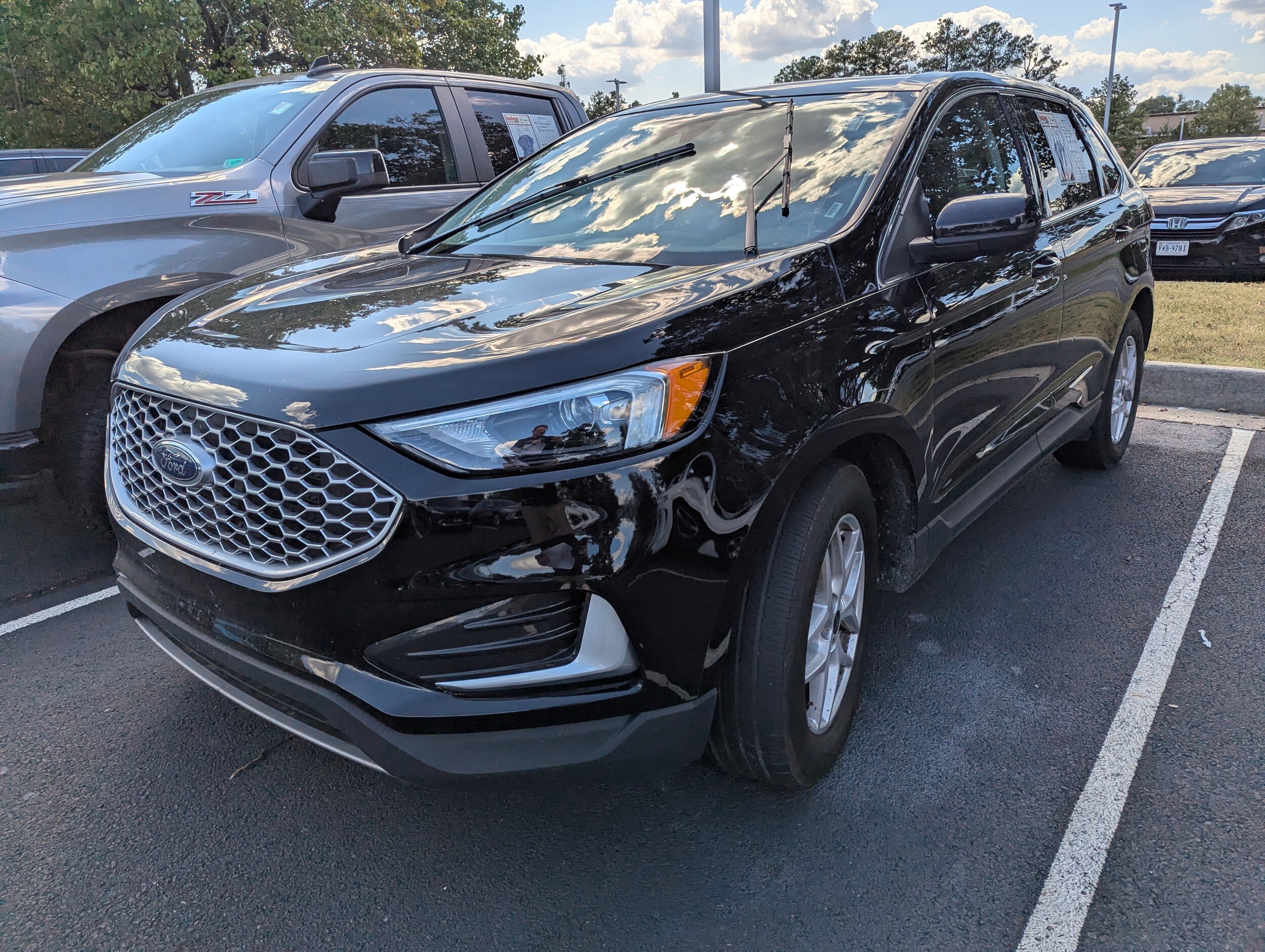 2024 Ford Edge SEL photo 3