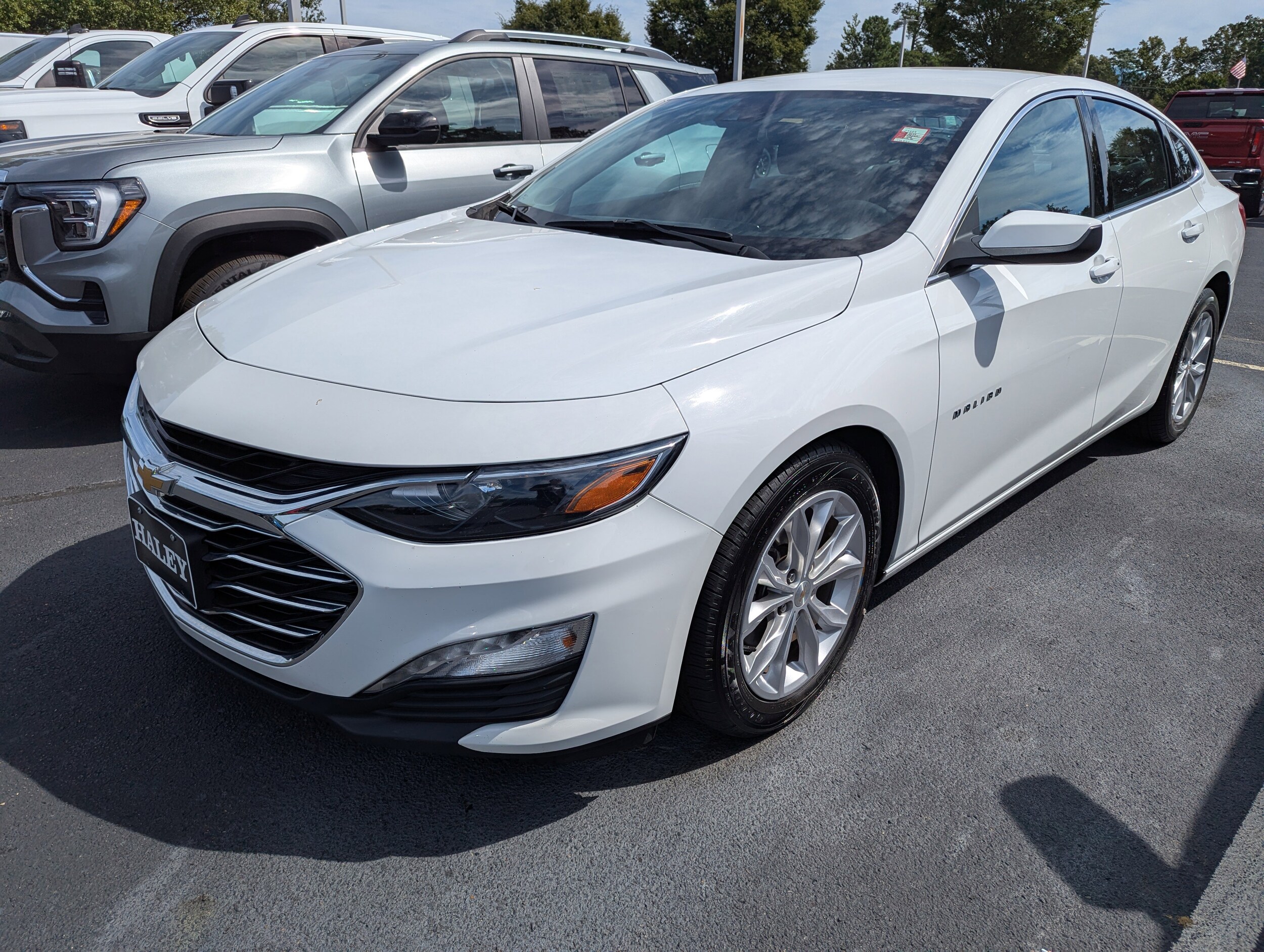 2023 Chevrolet Malibu 1LT photo 3