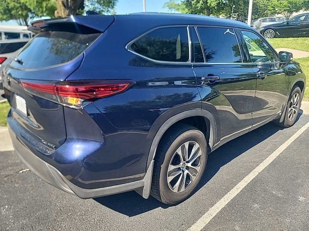 Used 2021 Toyota Highlander XLE