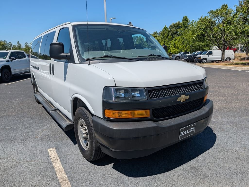 2022 Chevrolet Express 3500 LS Extended's photo