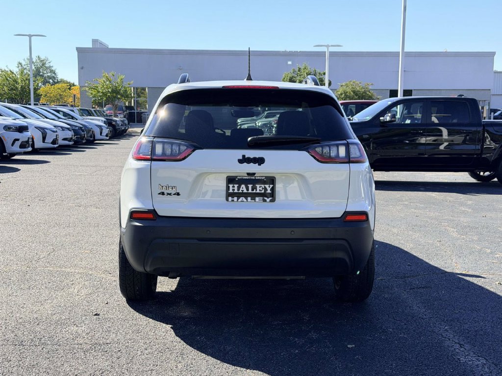 Used 2023 Jeep Cherokee Altitude Lux SUV
