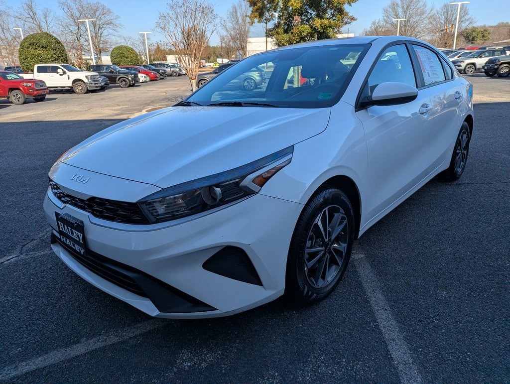 Used 2024 Kia Forte LXS Sedan