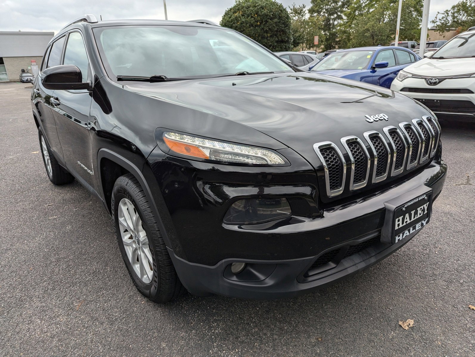 Used 2017 Jeep Cherokee Latitude with VIN 1C4PJMCB6HD224653 for sale in Richmond, VA