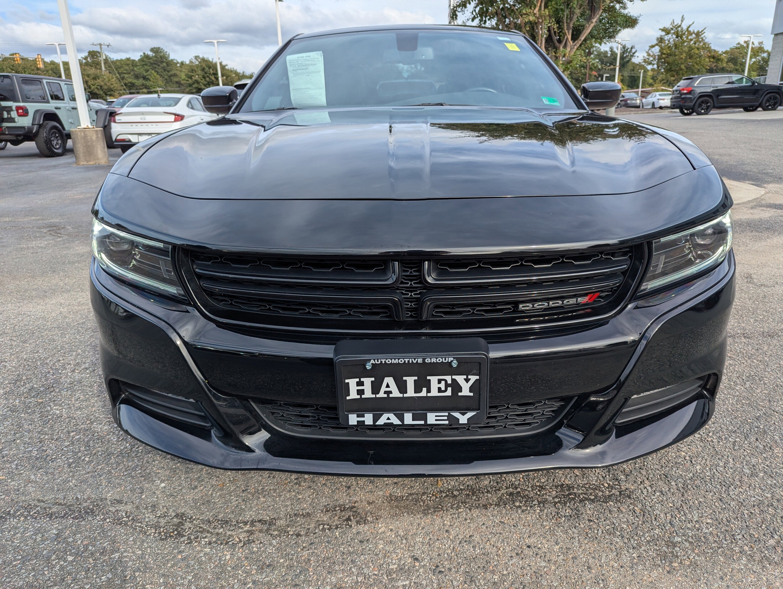 2023 Dodge Charger SXT AWD photo 2