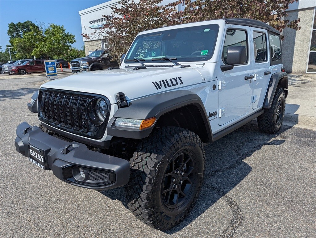 2025 Jeep Wrangler Willys photo 4