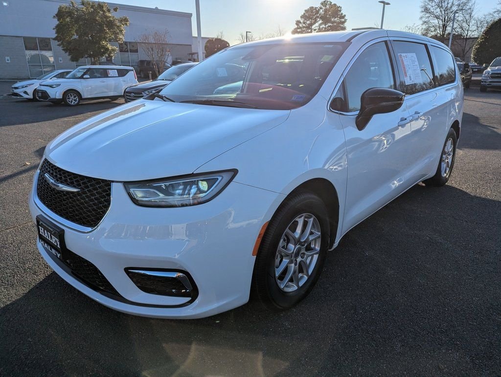 Used 2024 Chrysler Pacifica Touring L Van Passenger Van