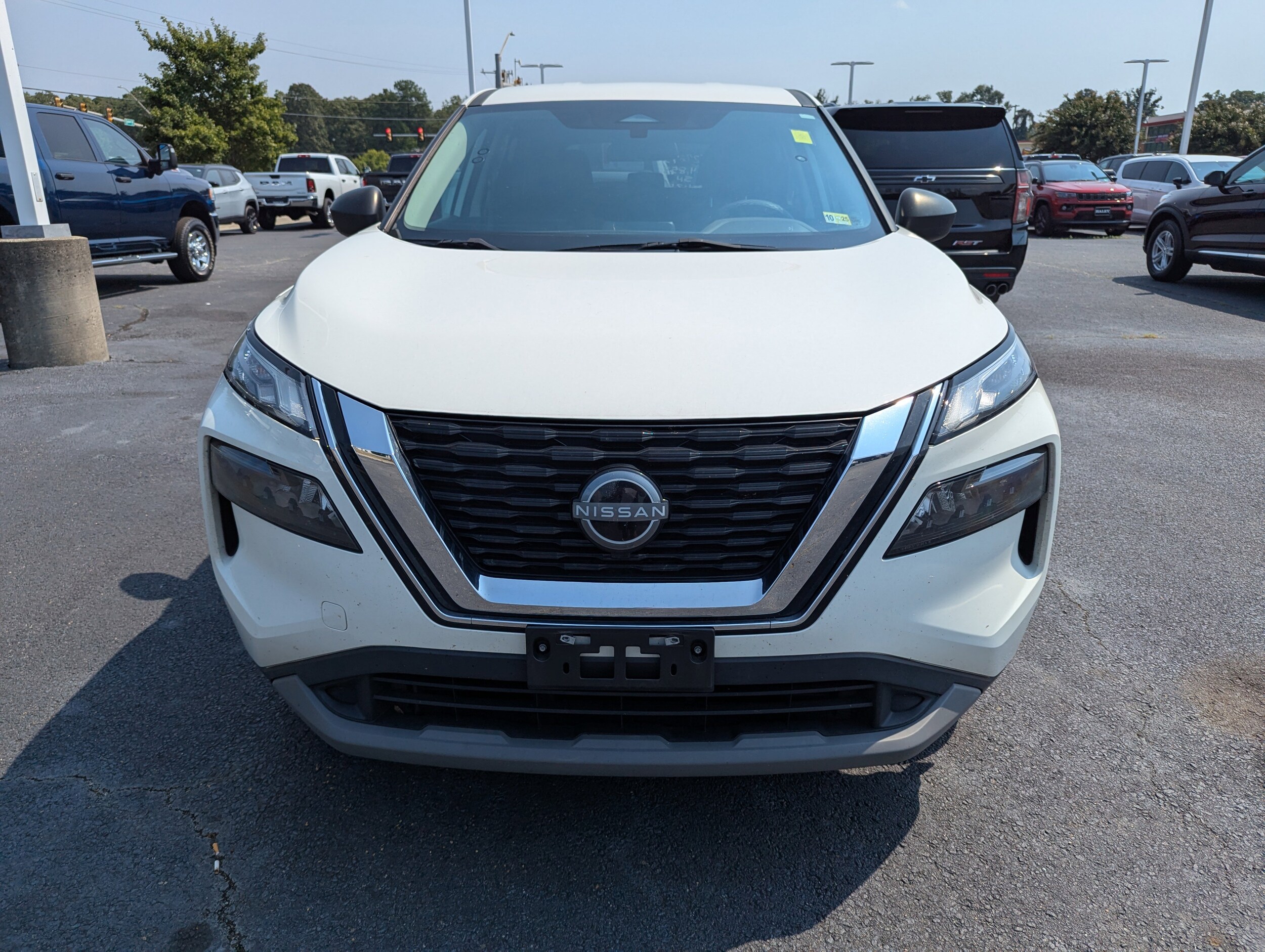 2023 Nissan Rogue AWD S photo 2