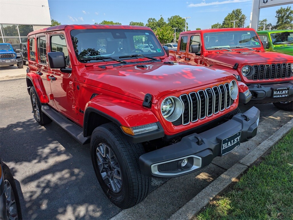 2025 Jeep Wrangler Sahara photo 2