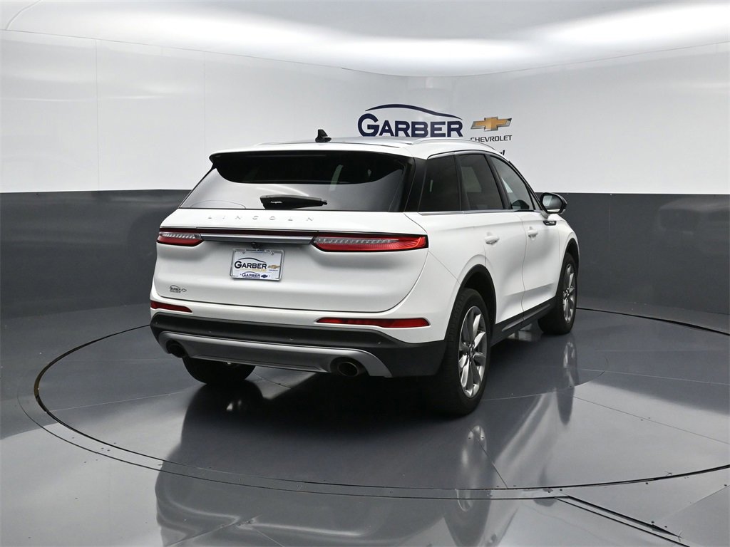 2021 Lincoln Corsair Standard photo 2