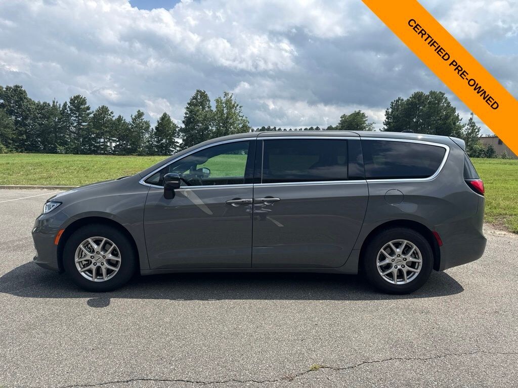 Certified 2025 Chrysler Pacifica Select Van Passenger Van