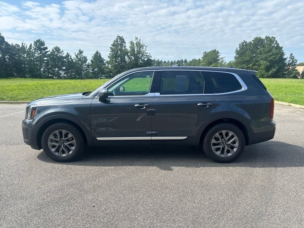 Used 2023 Kia Telluride LX SUV