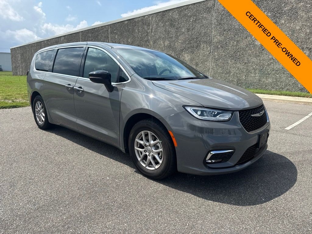 Certified 2025 Chrysler Pacifica Select Van Passenger Van