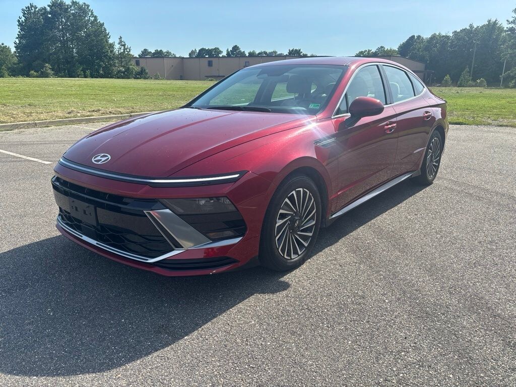 Used 2024 Hyundai Sonata Hybrid SEL Sedan