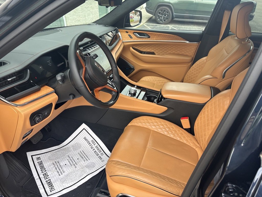 2023 Jeep Grand Cherokee L Summit Reserve photo 2