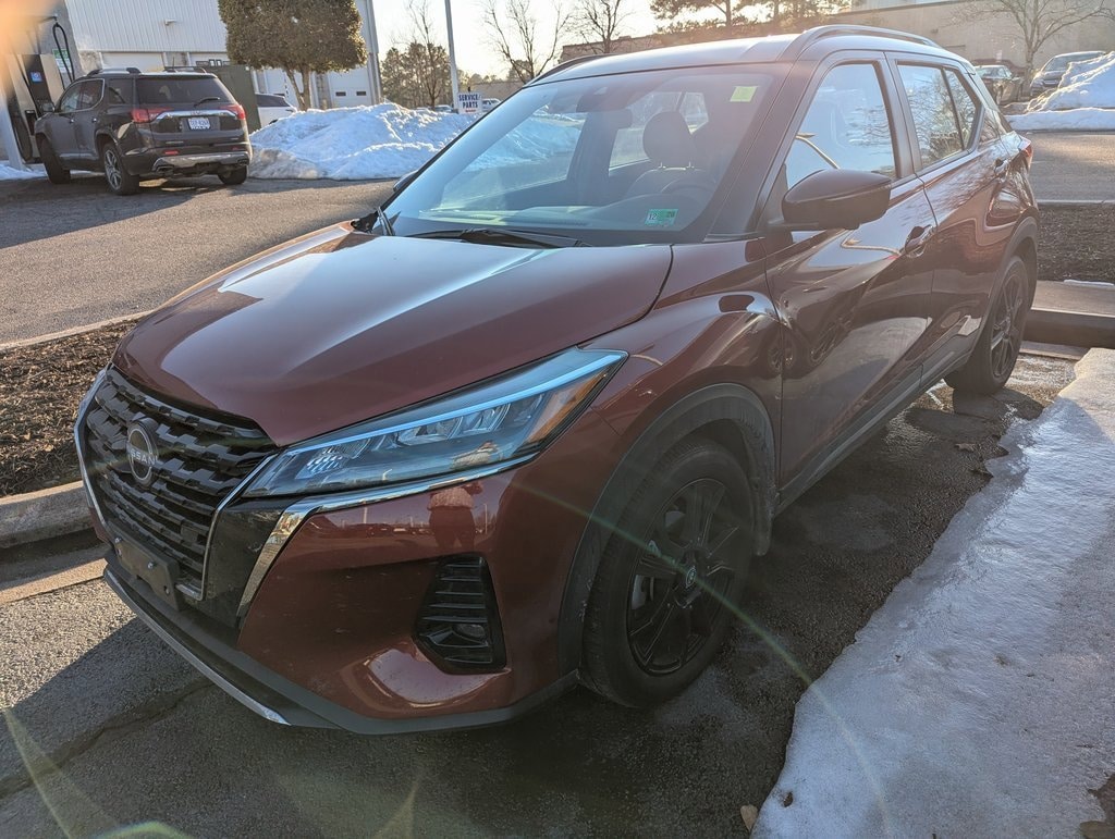 Used 2023 Nissan Kicks SR SUV