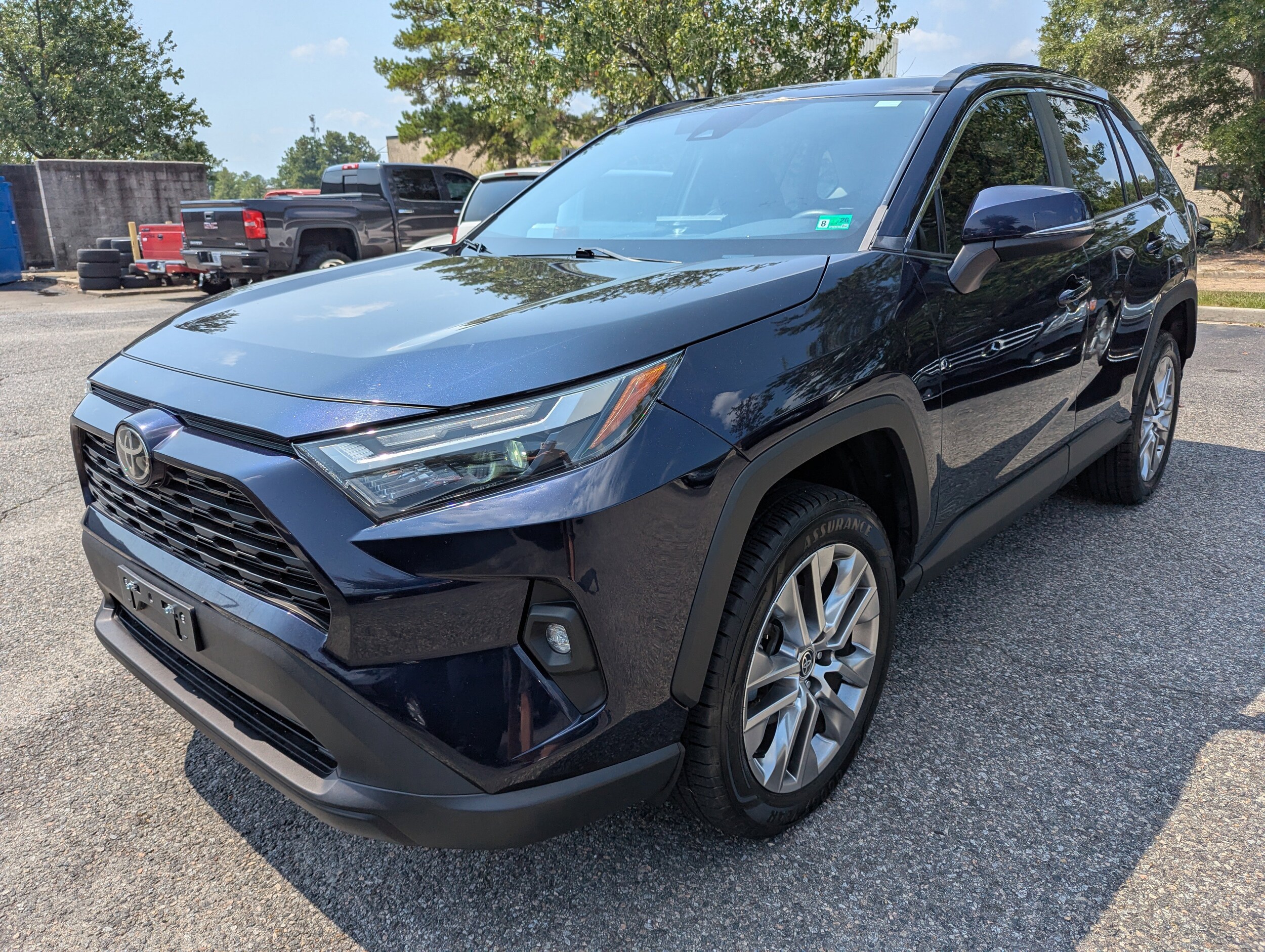2022 Toyota RAV4 XLE Premium photo 3