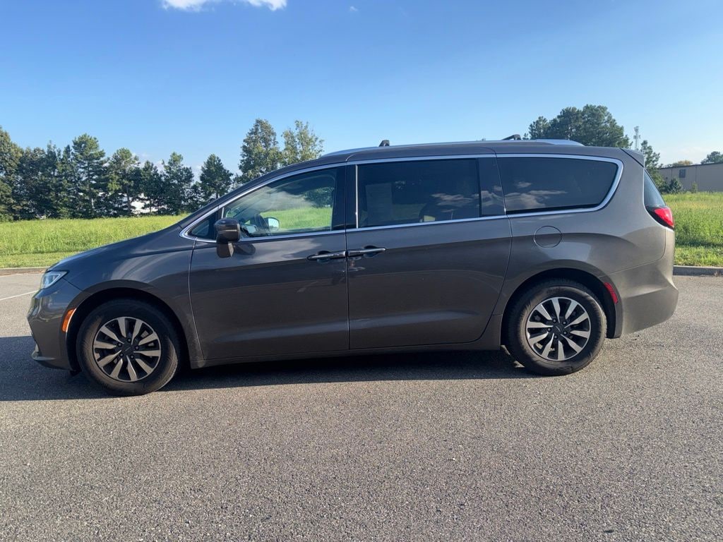 Used 2021 Chrysler Pacifica Touring L Van Passenger Van