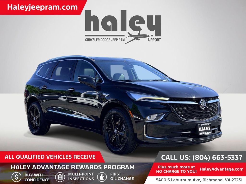2023 Buick Enclave Essence's photo