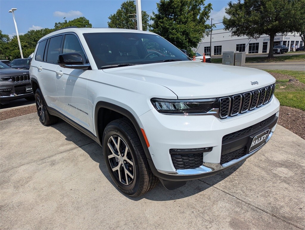 2025 Jeep Grand Cherokee Limited photo 2