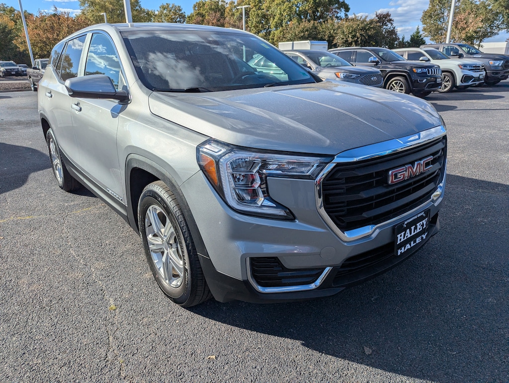 Used 2024 GMC Terrain SLE SUV
