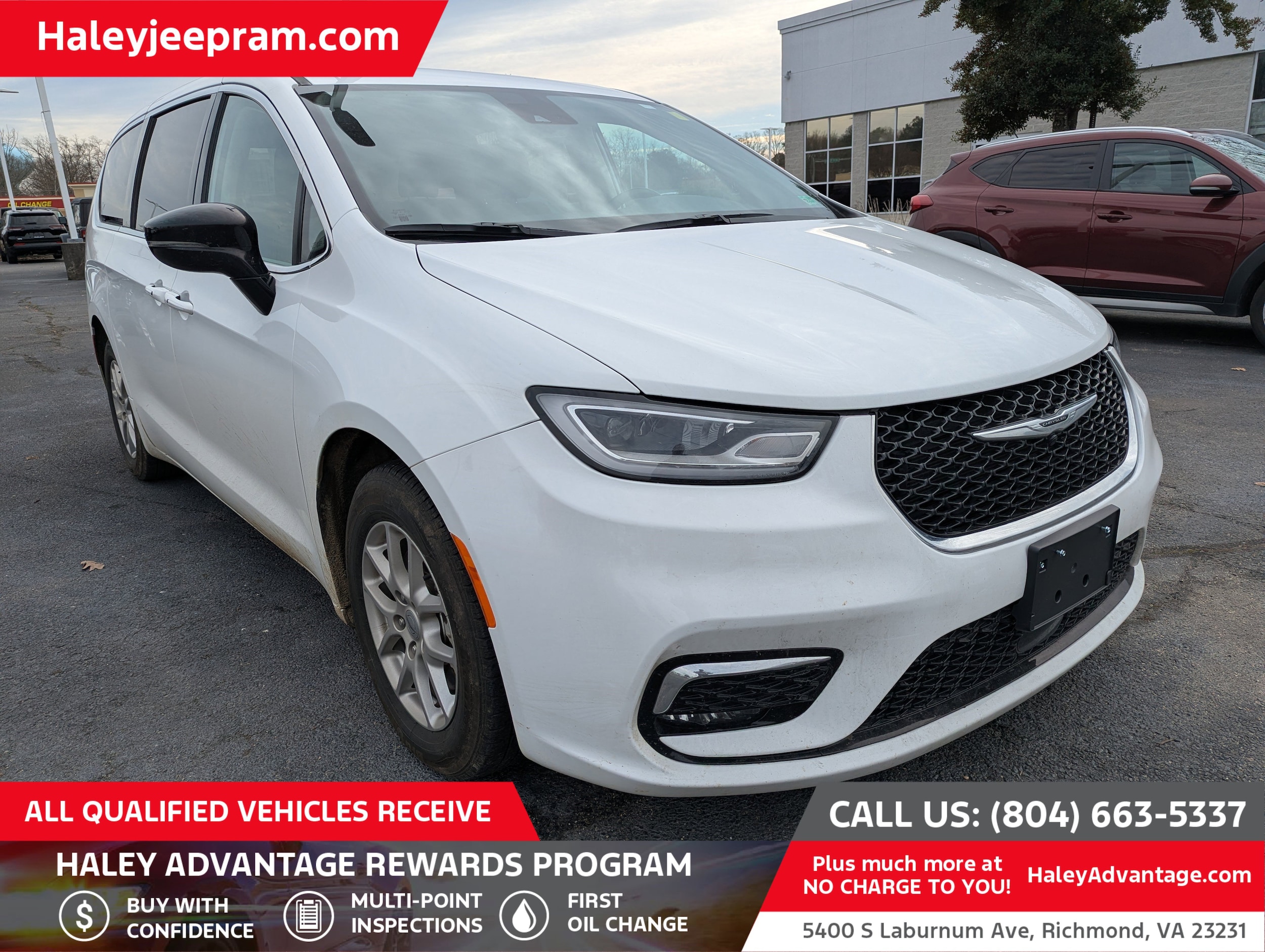 2024 Chrysler Pacifica Touring L's photo