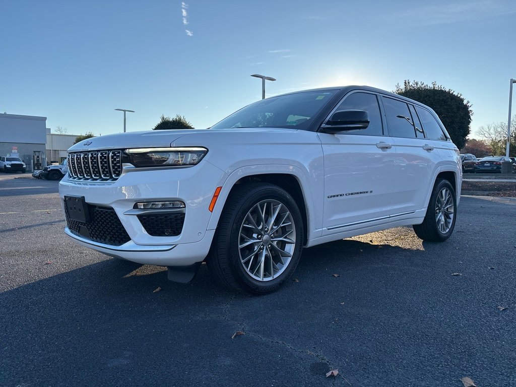 2022 Jeep Grand Cherokee Summit photo 4