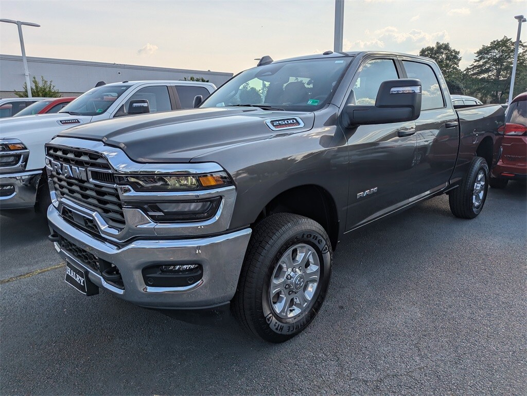 2025 Ram 2500 Big Horn photo 4