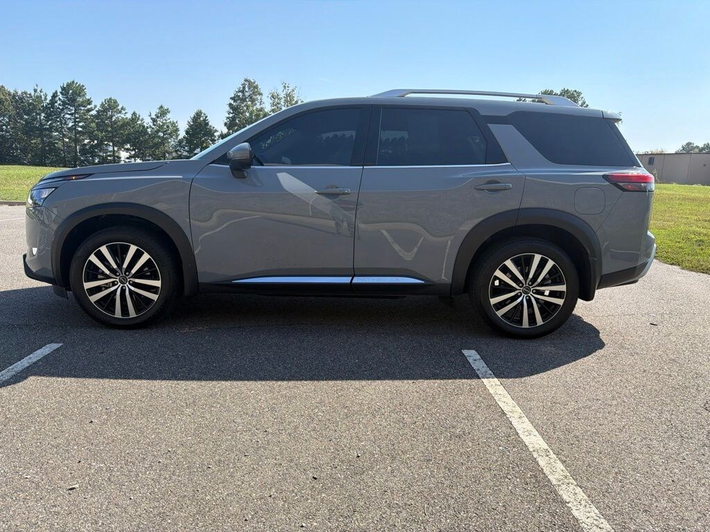 Used 2025 Nissan Pathfinder Platinum SUV