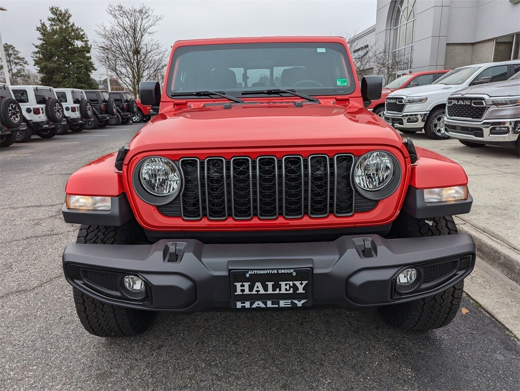 2025 Jeep Gladiator Sport photo 3