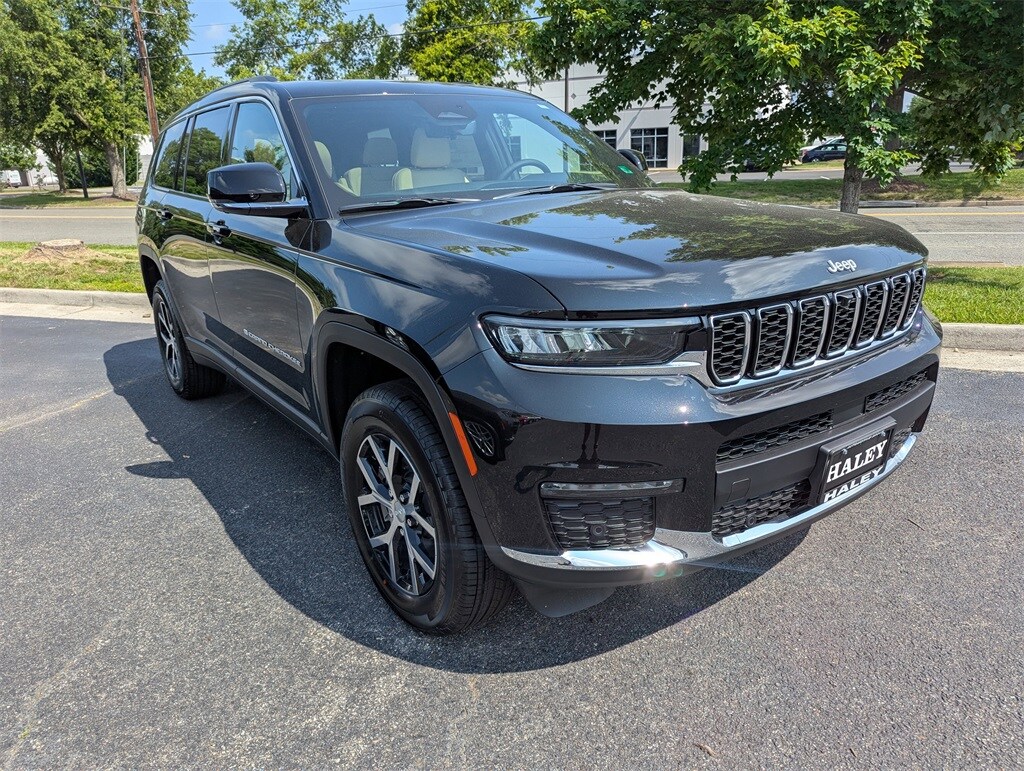 2025 Jeep Grand Cherokee Limited photo 2