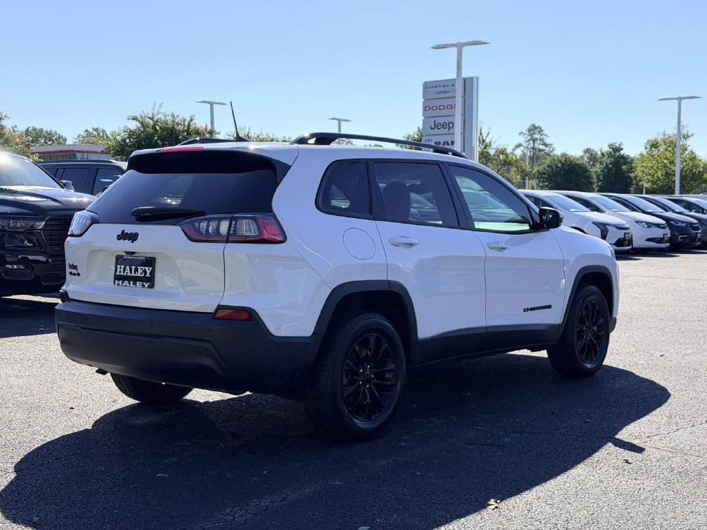 Used 2023 Jeep Cherokee Altitude Lux SUV