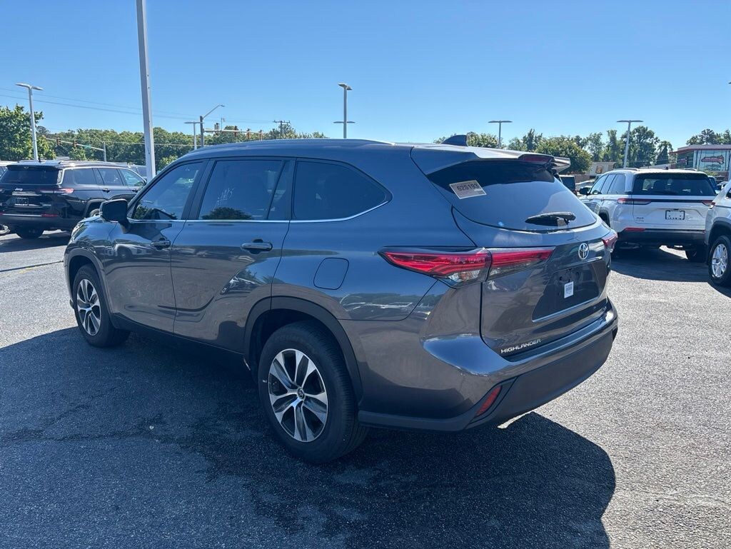 Used 2023 Toyota Highlander XLE SUV