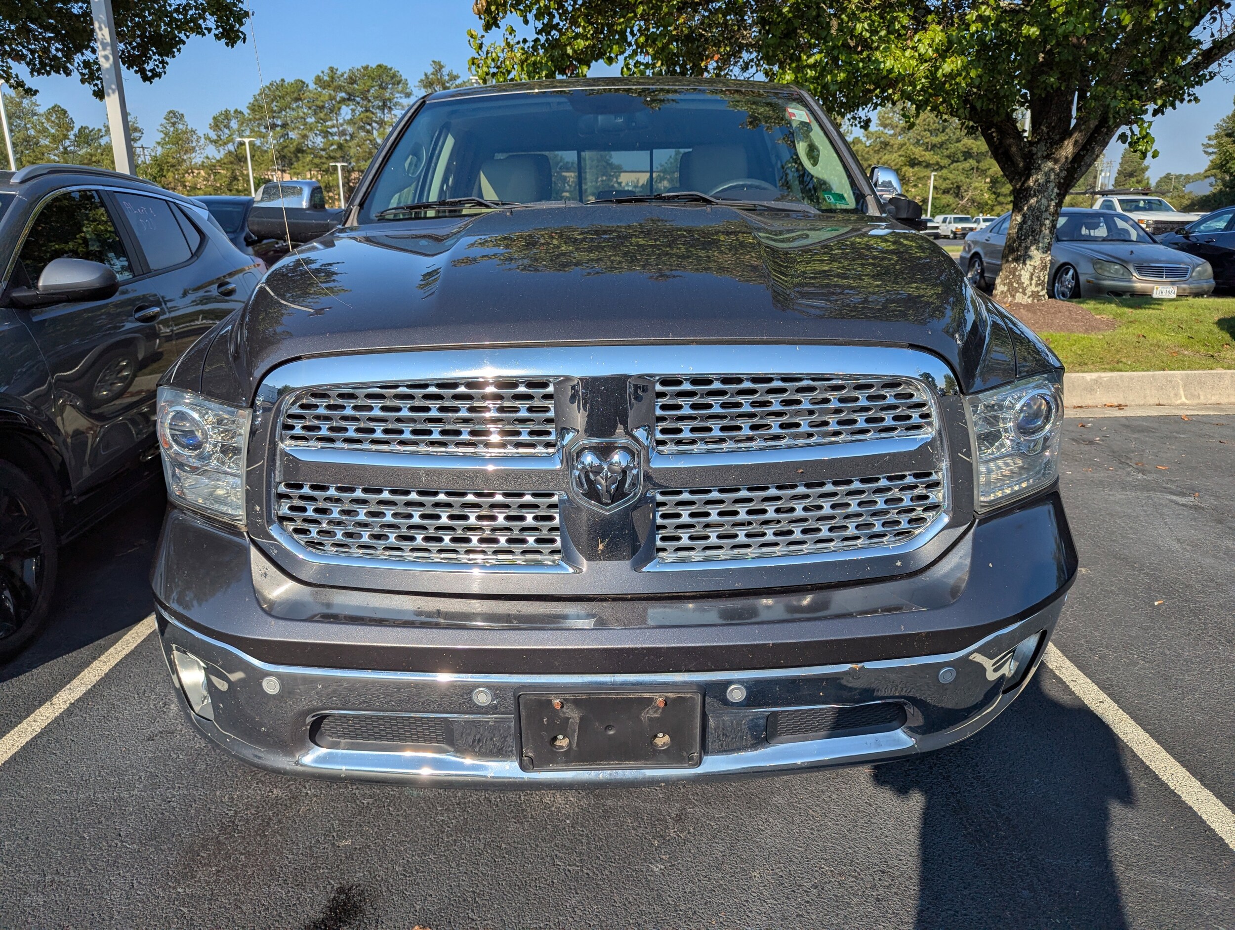 2016 Ram 1500 Laramie photo 2