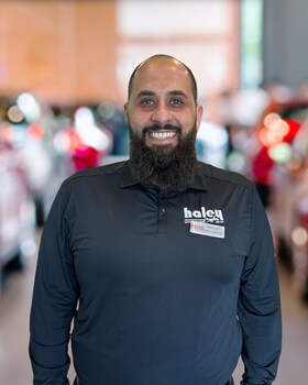 Staff member Marwan "Mo" Salem from 49eefc2e20f8