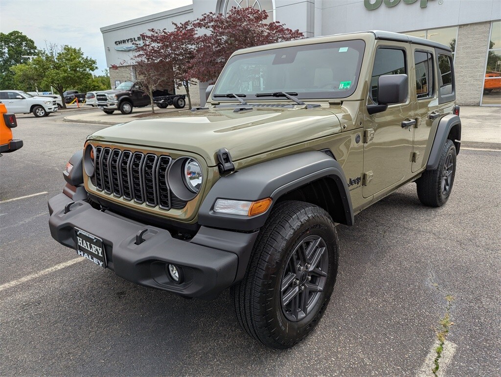 2025 Jeep Wrangler Sport S photo 4