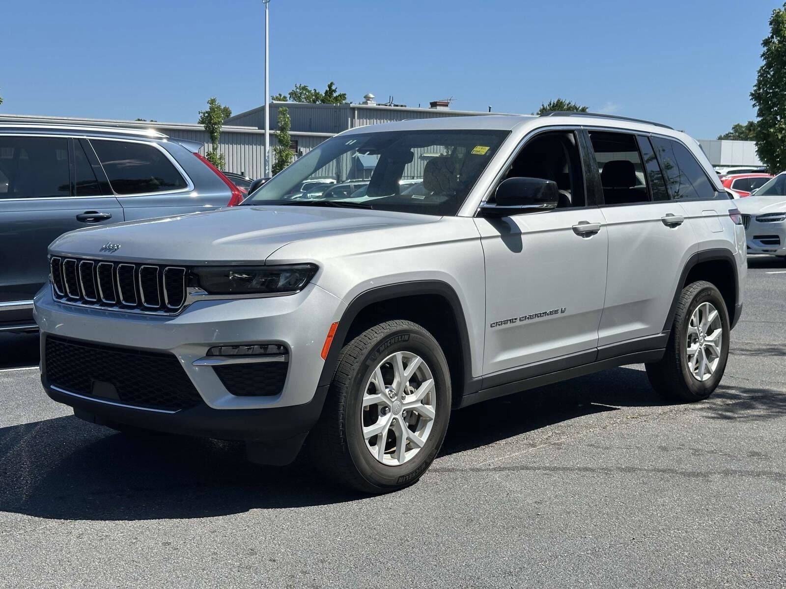 2023 Jeep Grand Cherokee Limited photo 3