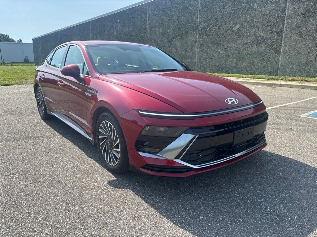 Used 2024 Hyundai Sonata Hybrid SEL Sedan