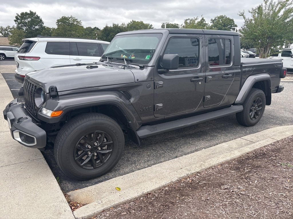 Used 2023 Jeep Gladiator Sport Truck Crew Cab