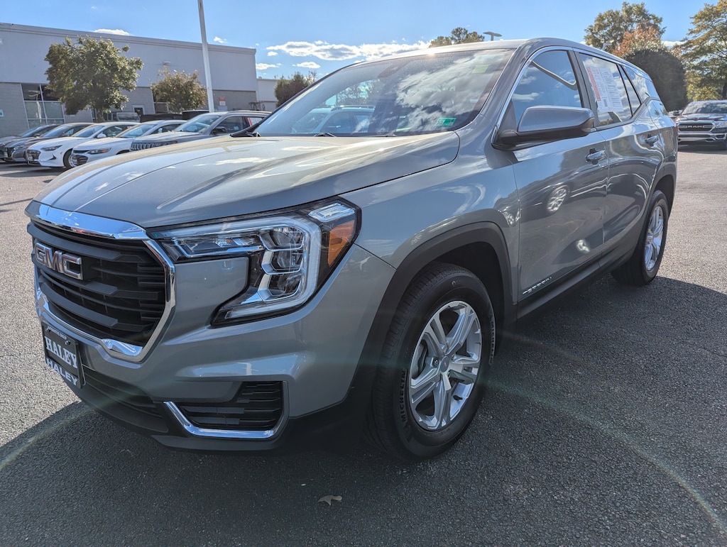 Used 2024 GMC Terrain SLE SUV