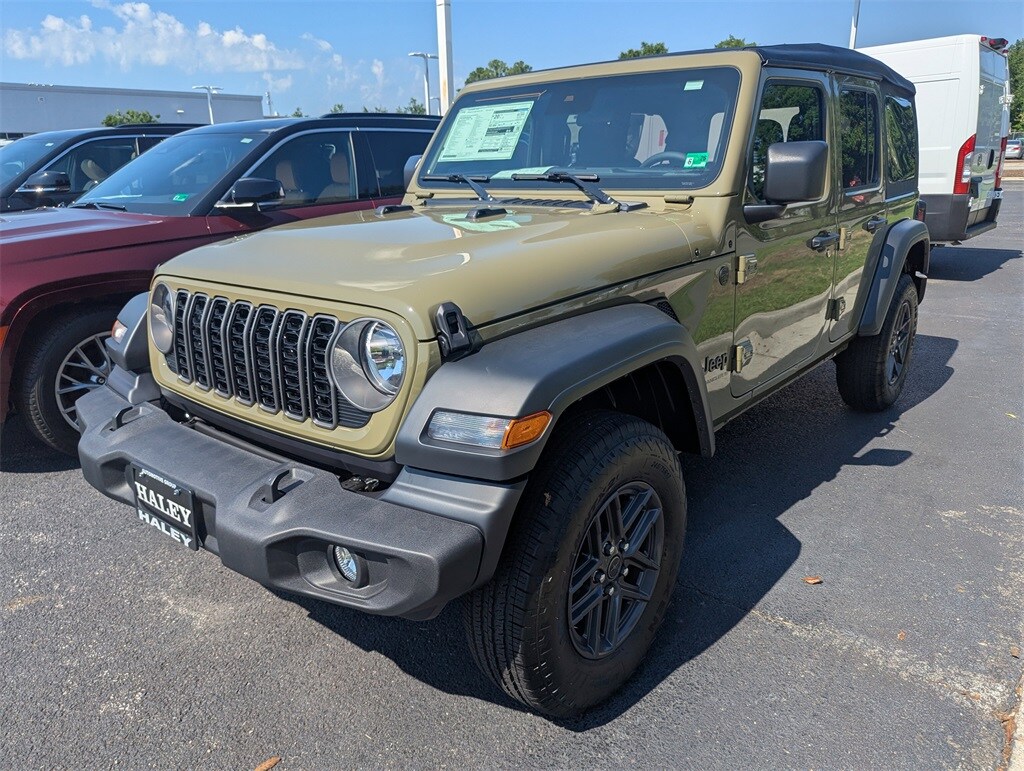 2025 Jeep Wrangler Sport S photo 4