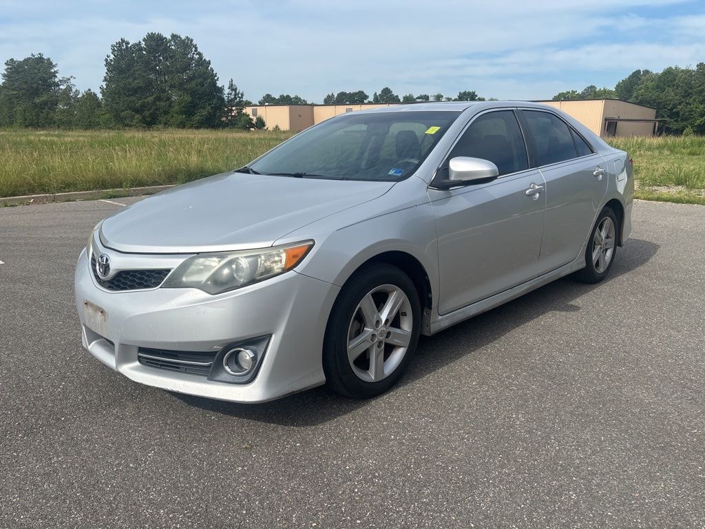 Used 2012 Toyota Camry SE Sedan