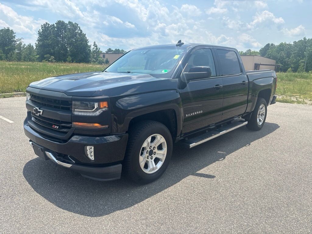 Used 2017 Chevrolet Silverado 1500 LT w/1LT Truck Crew Cab