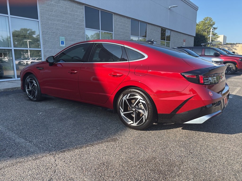 2024 Hyundai Sonata SEL photo 3