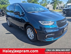 2025 Chrysler Pacifica SELECT Passenger Van