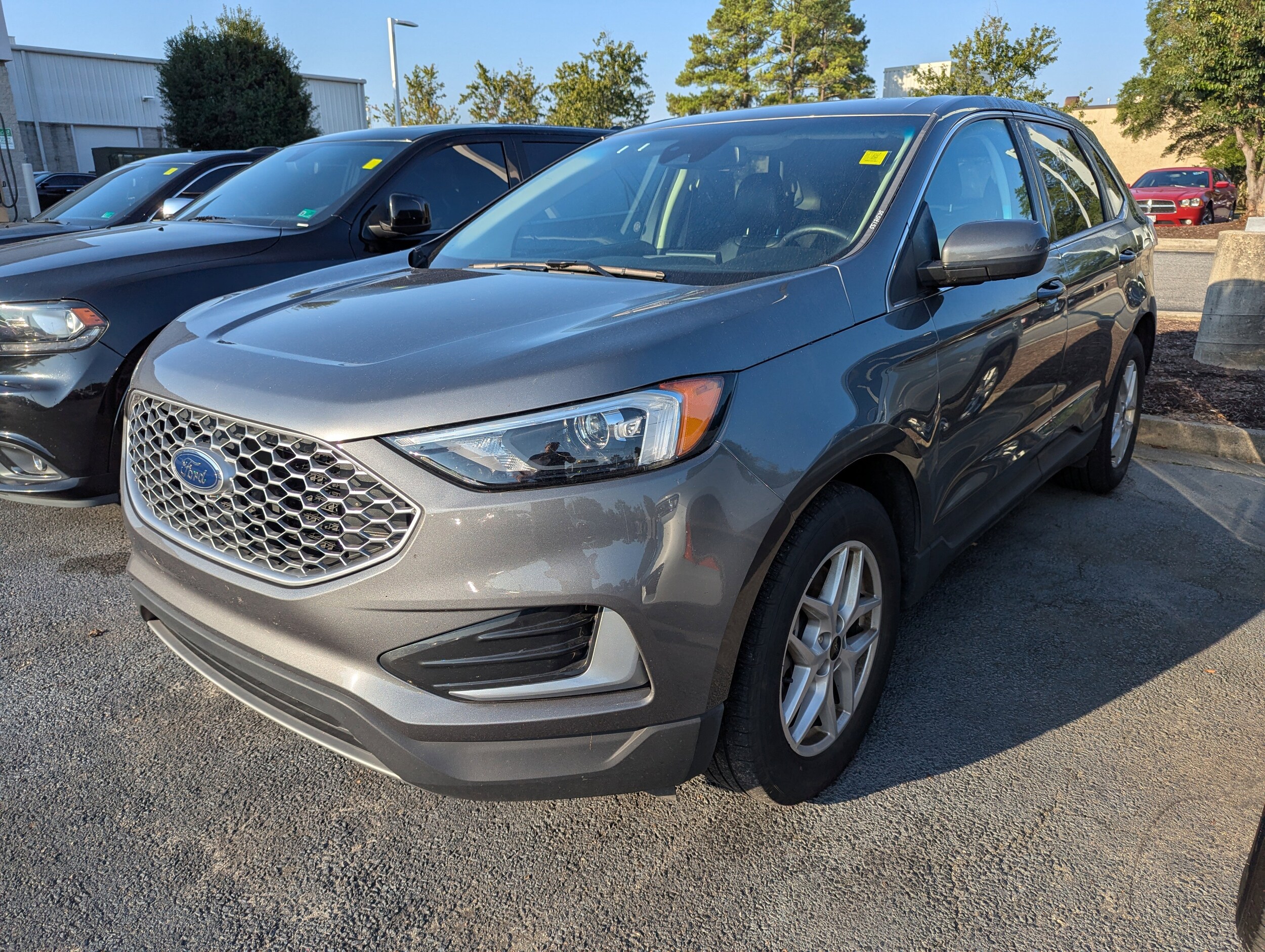2024 Ford Edge SEL photo 3